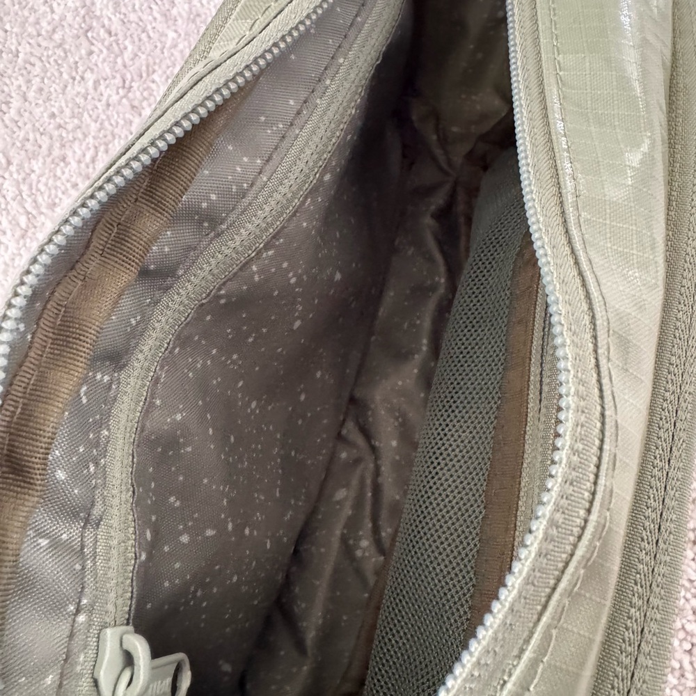Calpak Terra Sling - Juniper Green - Picture 8 of 12